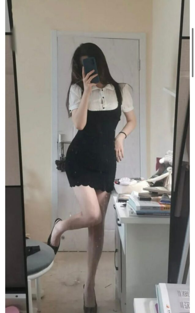 抖音10万粉擦边网红青春少女泡泡糖粉丝群重磅福利视频流出
